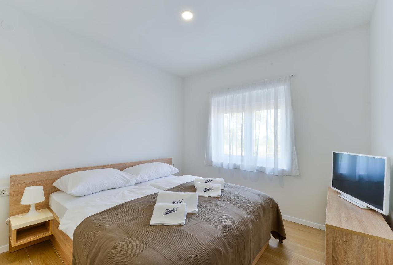 Apartment Mirakul Vir