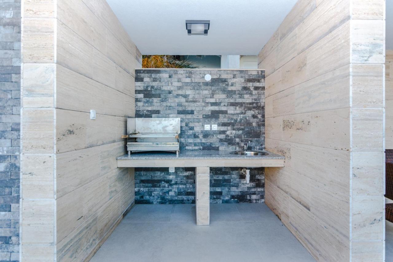 Mirakul Apartment Vir